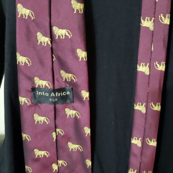 Into Africa Red & Yellow Lion Silk Tie - Picture 5 of 5